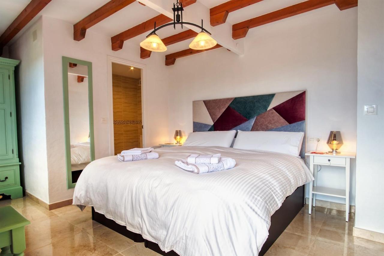Iznate Casa Las Torres B&B المظهر الخارجي الصورة