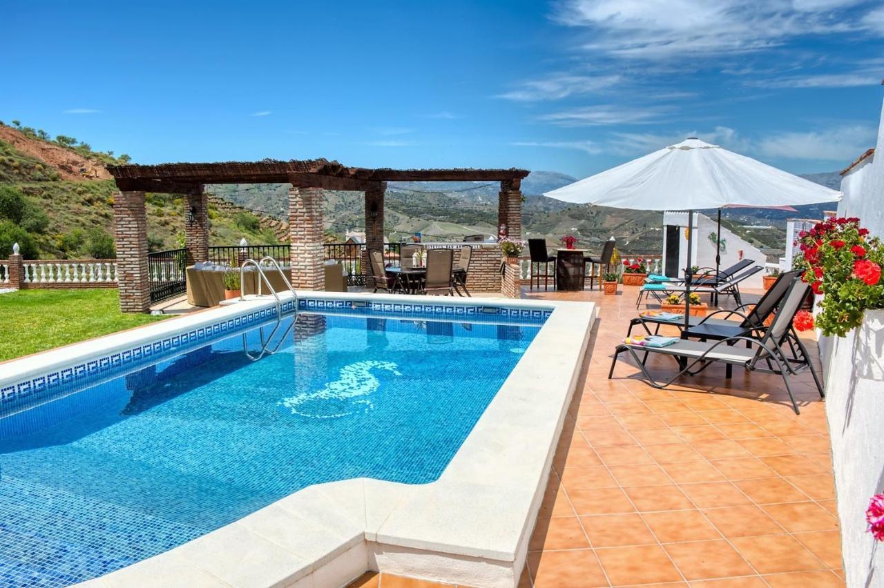 Iznate Casa Las Torres B&B المظهر الخارجي الصورة