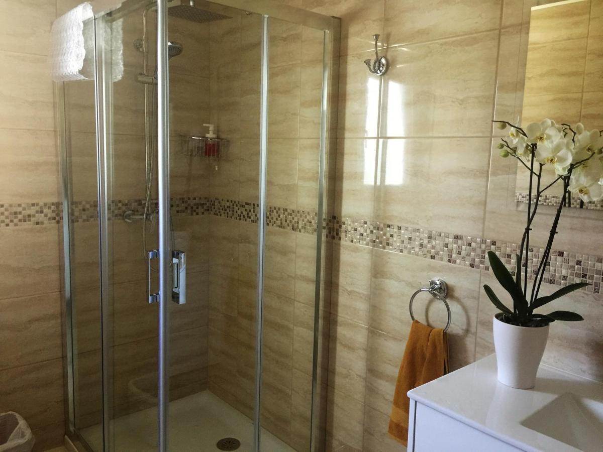 Iznate Casa Las Torres B&B المظهر الخارجي الصورة