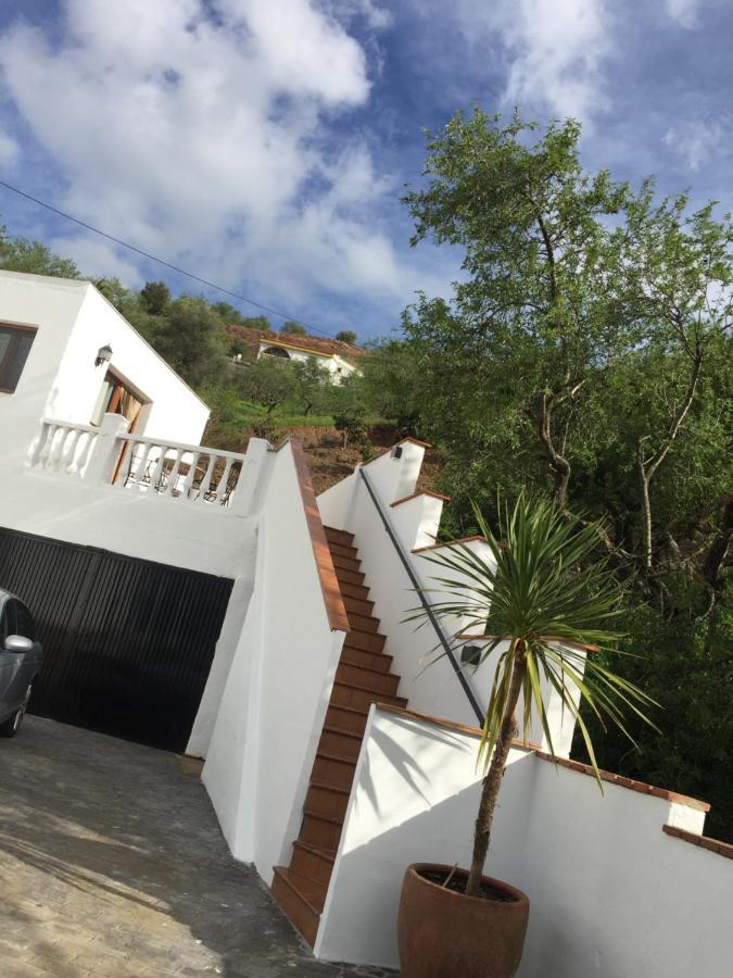 Iznate Casa Las Torres B&B المظهر الخارجي الصورة