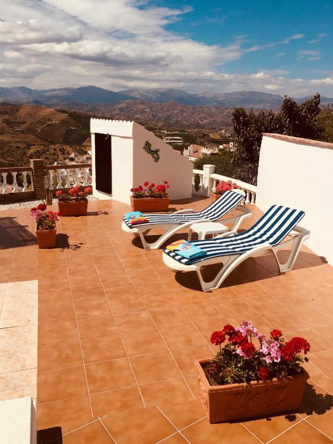 Iznate Casa Las Torres B&B المظهر الخارجي الصورة