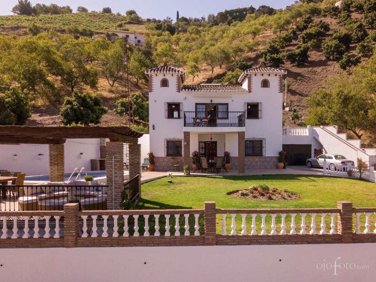Iznate Casa Las Torres B&B المظهر الخارجي الصورة