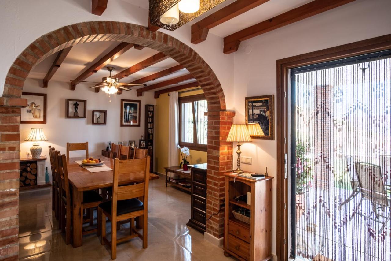 Iznate Casa Las Torres B&B المظهر الخارجي الصورة