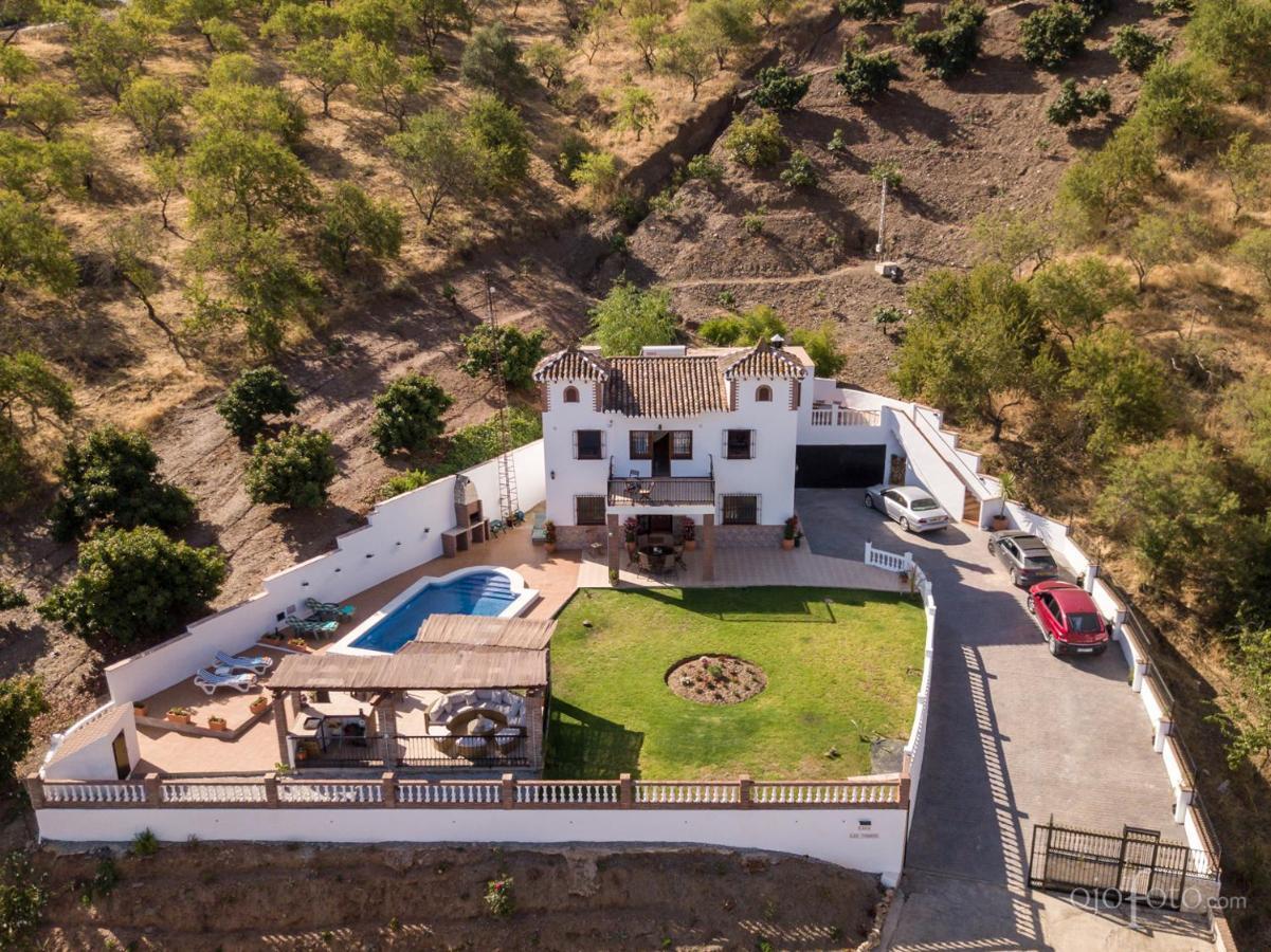 Iznate Casa Las Torres B&B المظهر الخارجي الصورة